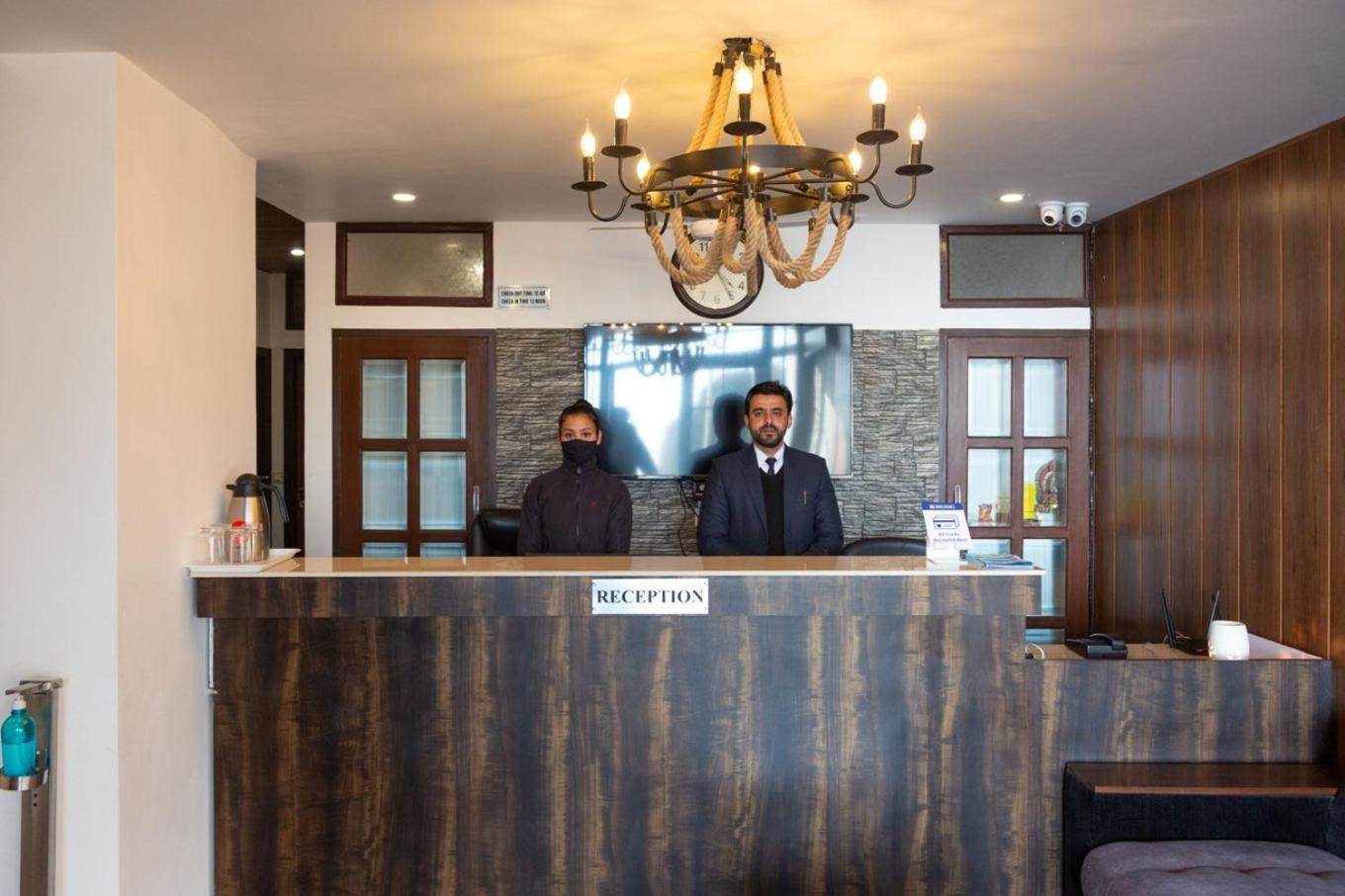 Hotel Park Royale Inn Мусори Екстериор снимка