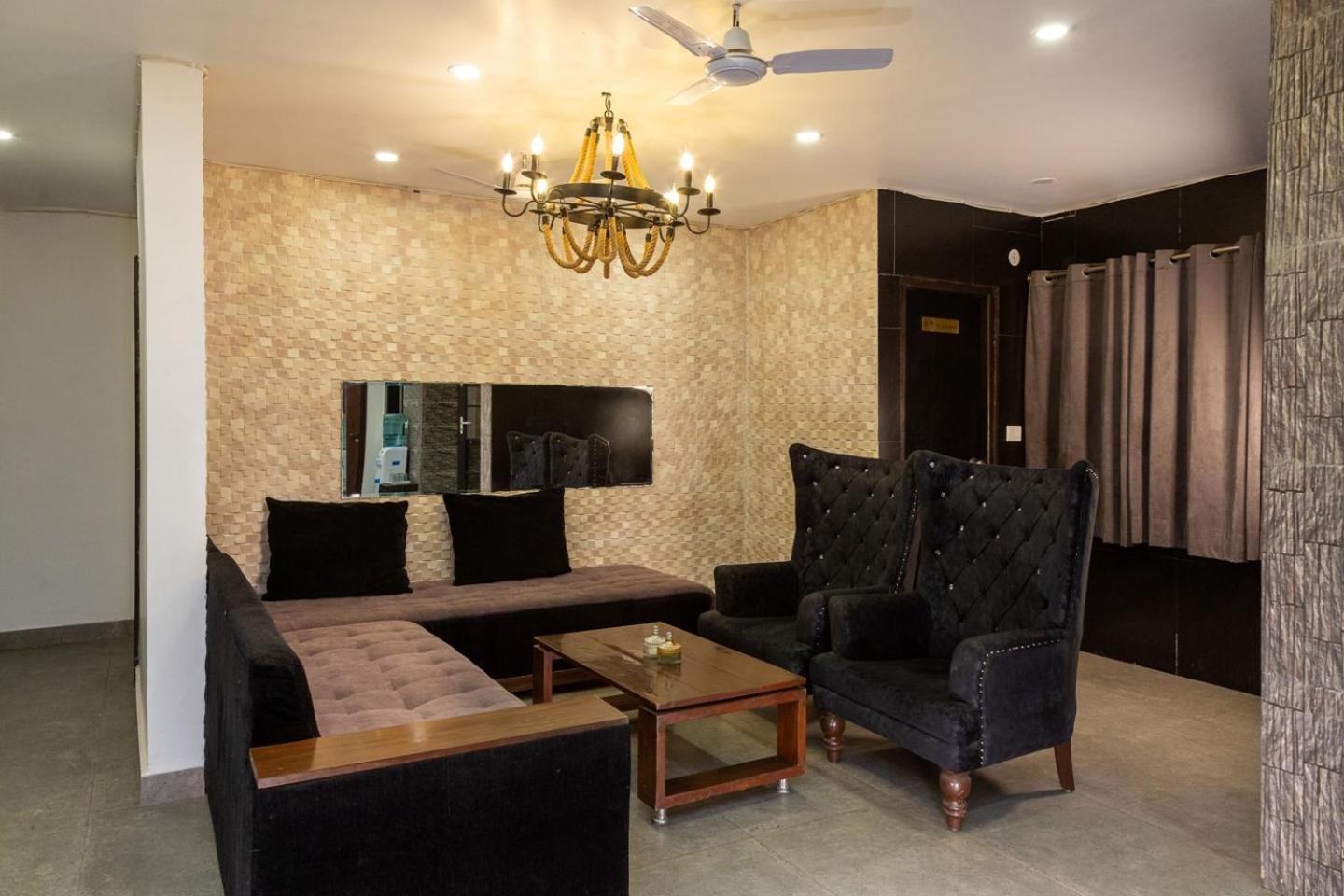 Hotel Park Royale Inn Мусори Екстериор снимка