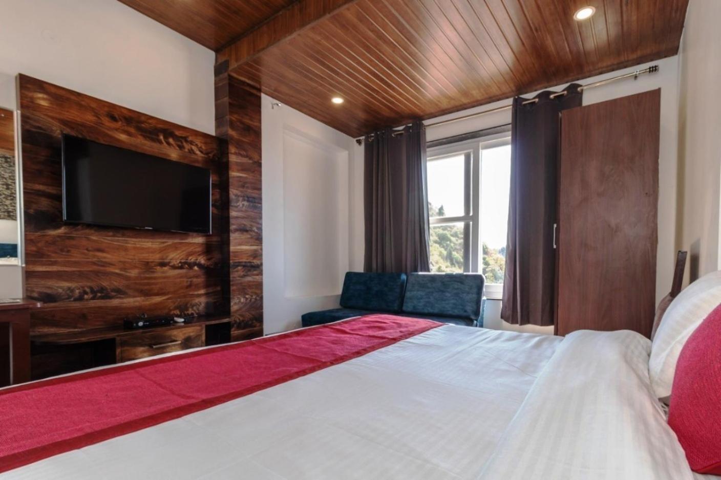 Hotel Park Royale Inn Мусори Стая снимка